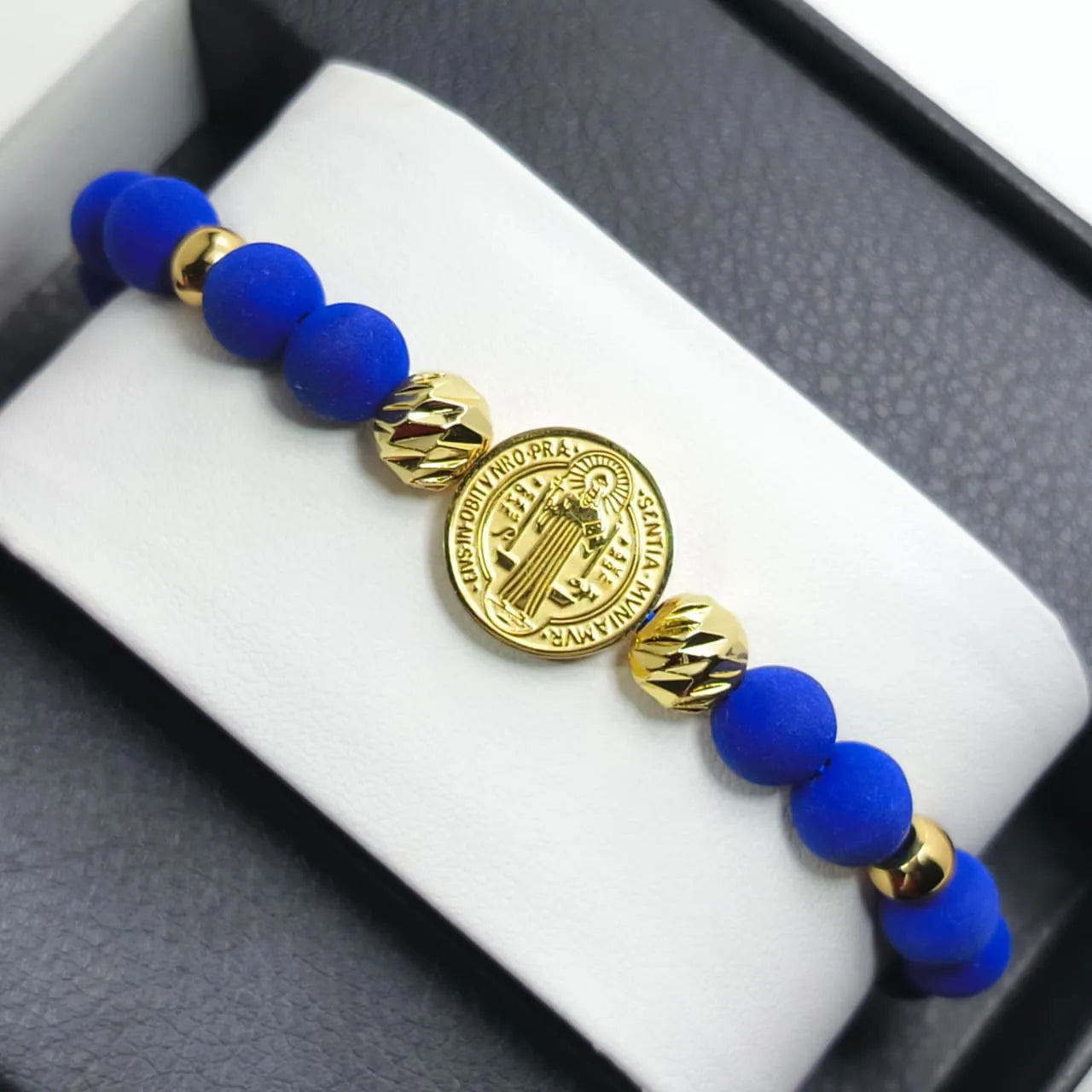 Manilla Protectora San Benito Baño de oro 18k