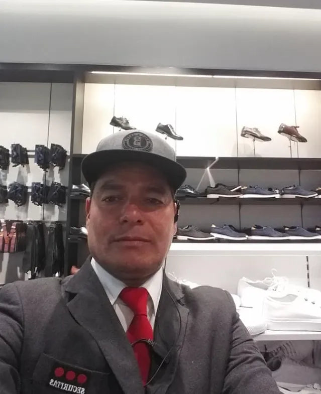 <em><strong>Pedro M.</strong></em>