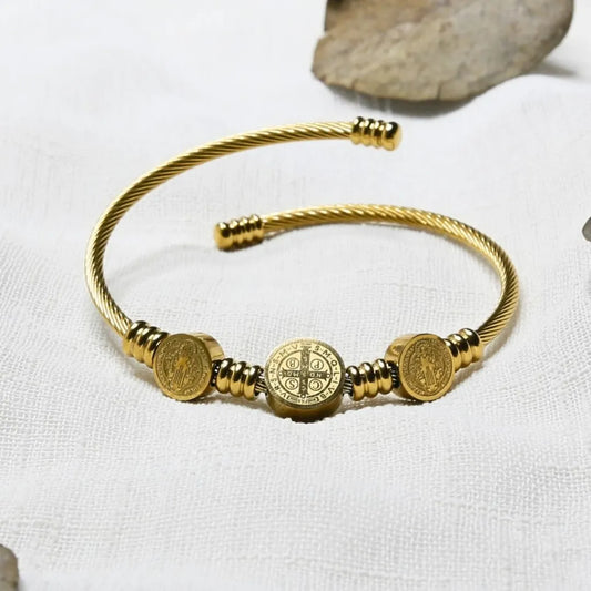 Brazalete San benito baño de oro 18k